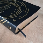 Bíblia de estudo Cristo em toda a Escritura Capa fllexível na cor preta e beira dourada